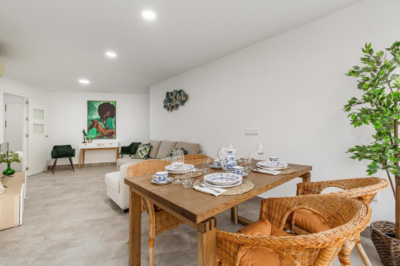 Modern Apartment Steps From The Beach Торокс Екстериор снимка