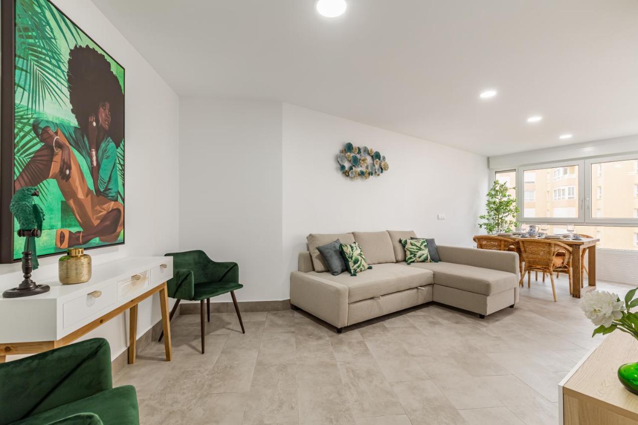 Modern Apartment Steps From The Beach Торокс Екстериор снимка